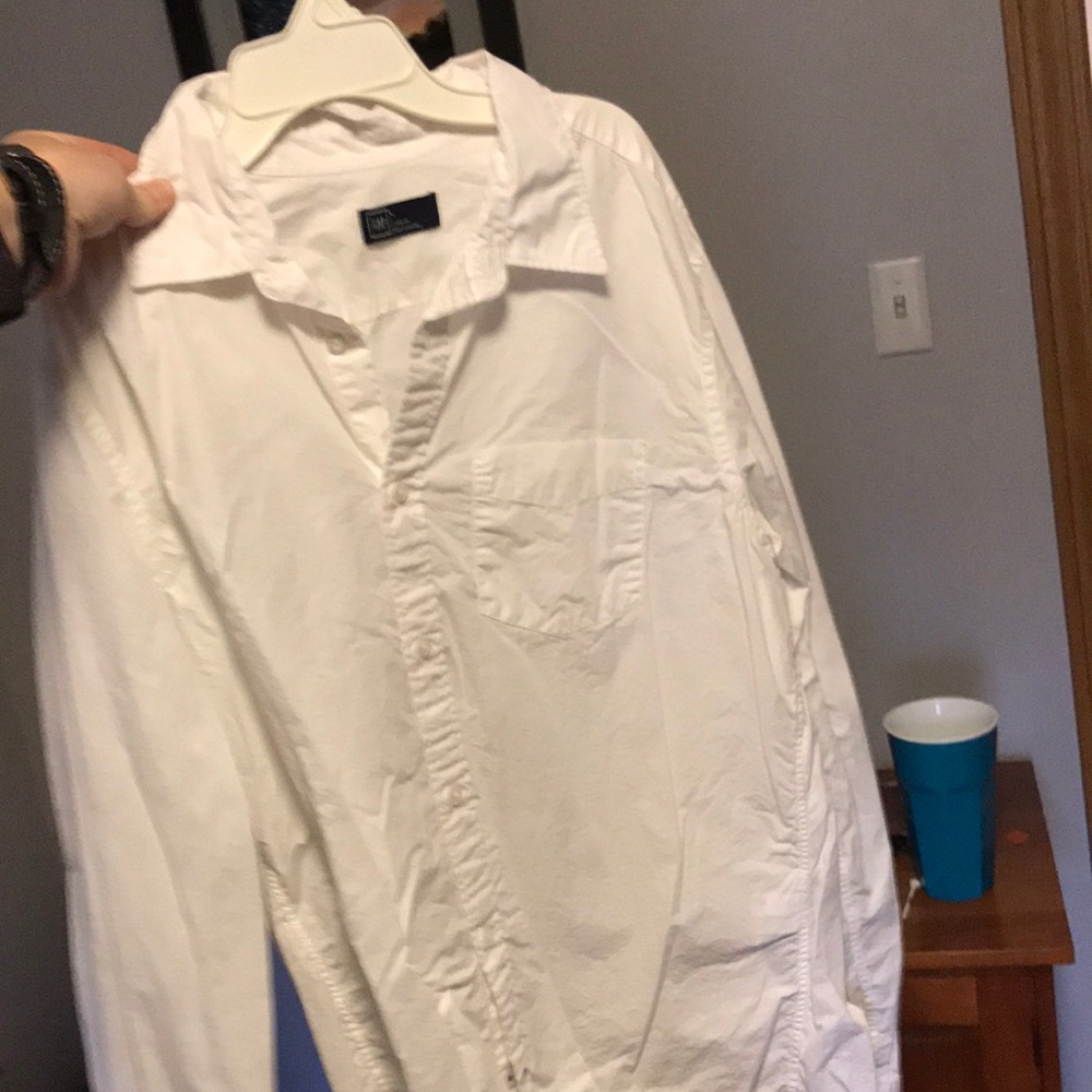 Lightweight button down